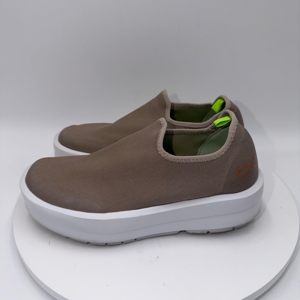 Oofos OOmg eeZee Low Recovery Shoes Taupe Brown White Platform Sneakers W7 EU38